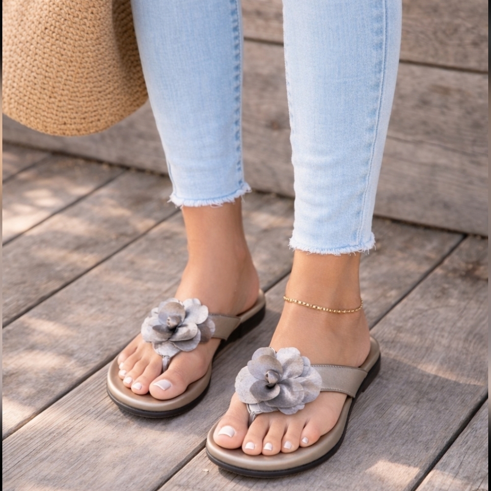 Life Stride Epic Romantic Feminine Floral Comfort Thong Flip Flop Sandals 7M